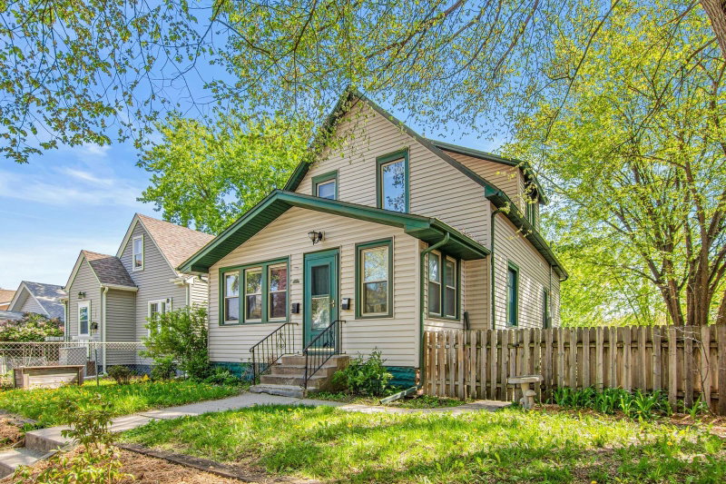3236 James Avenue N - Photo 30