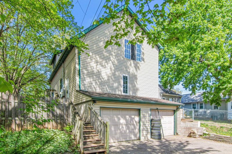 3236 James Avenue N - Photo 33