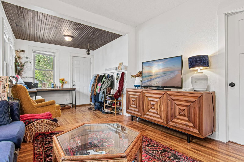 3236 James Avenue N - Photo 6