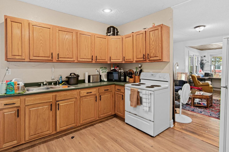 3236 James Avenue N - Photo 7