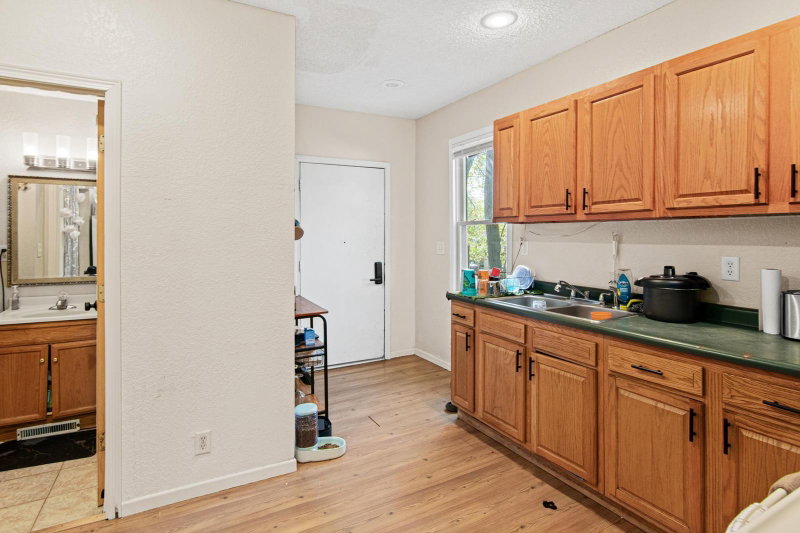 3236 James Avenue N - Photo 10