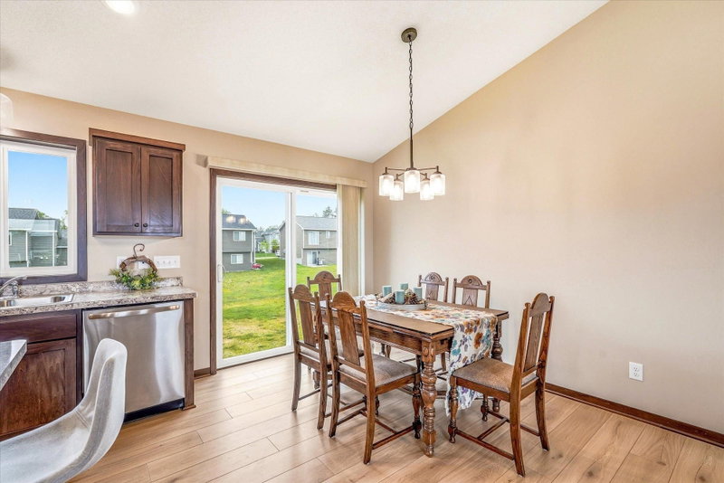 422 Bluebird Drive NW - Photo 11