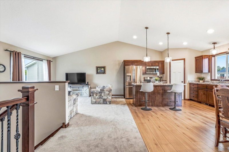 422 Bluebird Drive NW - Photo 5