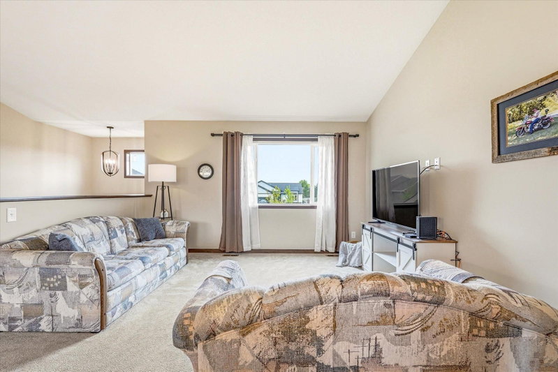 422 Bluebird Drive NW - Photo 7
