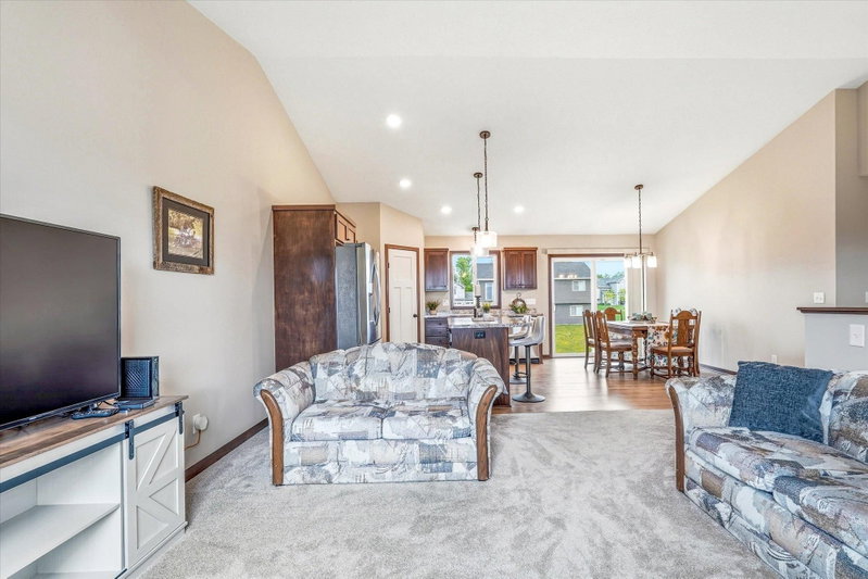 422 Bluebird Drive NW - Photo 8