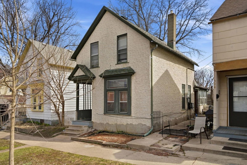 502 Bellows Street - Photo 2