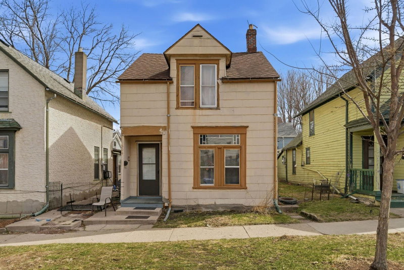 504 Bellows Street - Photo 2
