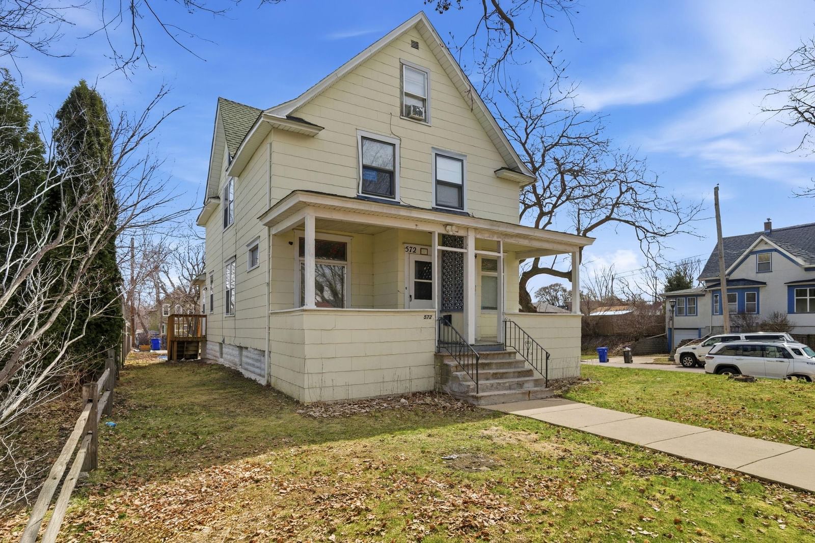 572 Ottawa Avenue