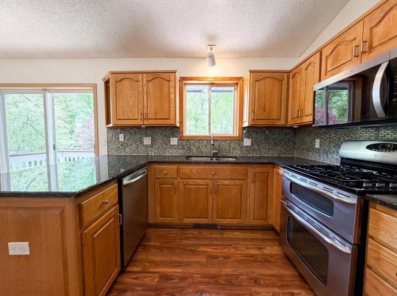 14734 Yosemite Avenue S - Photo 2