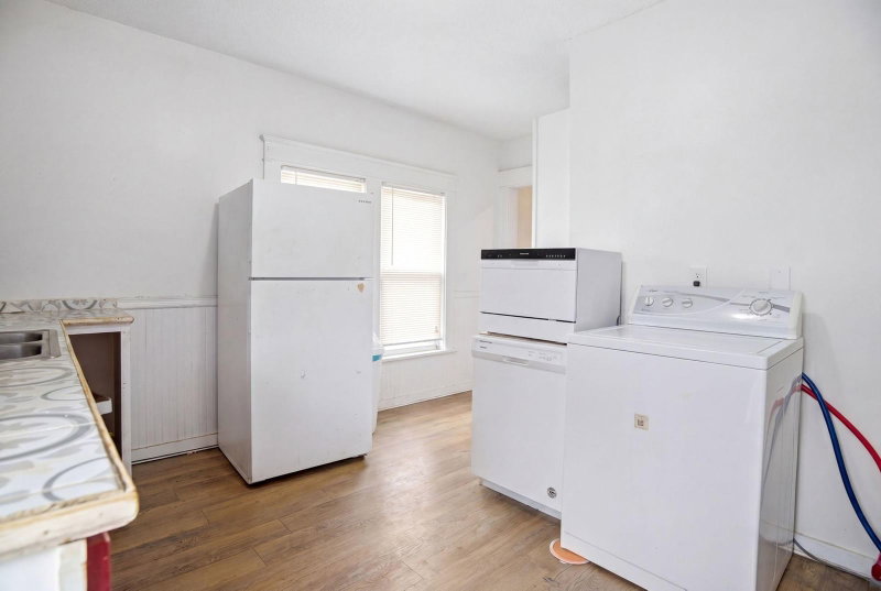 684 Virginia Street - Photo 7