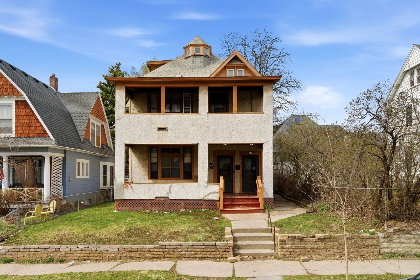 701 4th Street E
