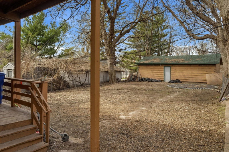 701 4th Street E - Photo 13