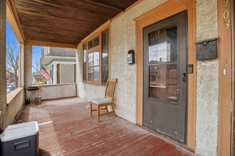 701 4th Street E - Photo 3