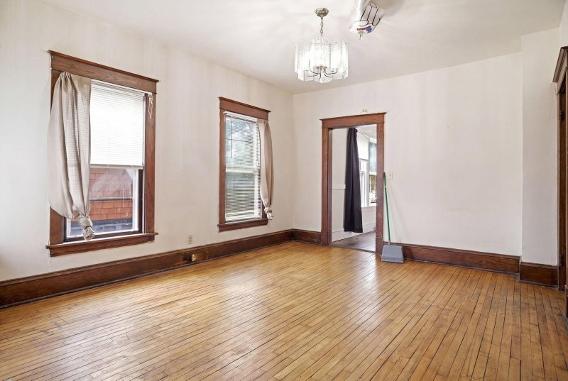 701 4th Street E - Photo 5