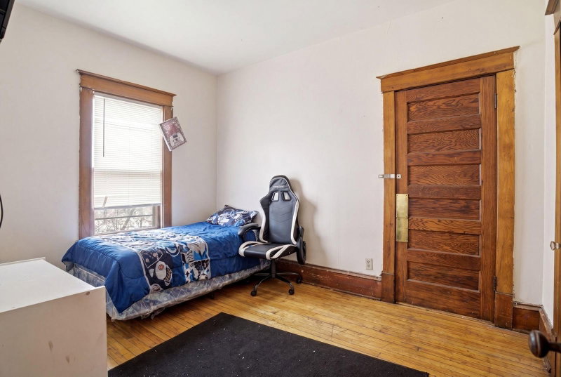701 4th Street E - Photo 9