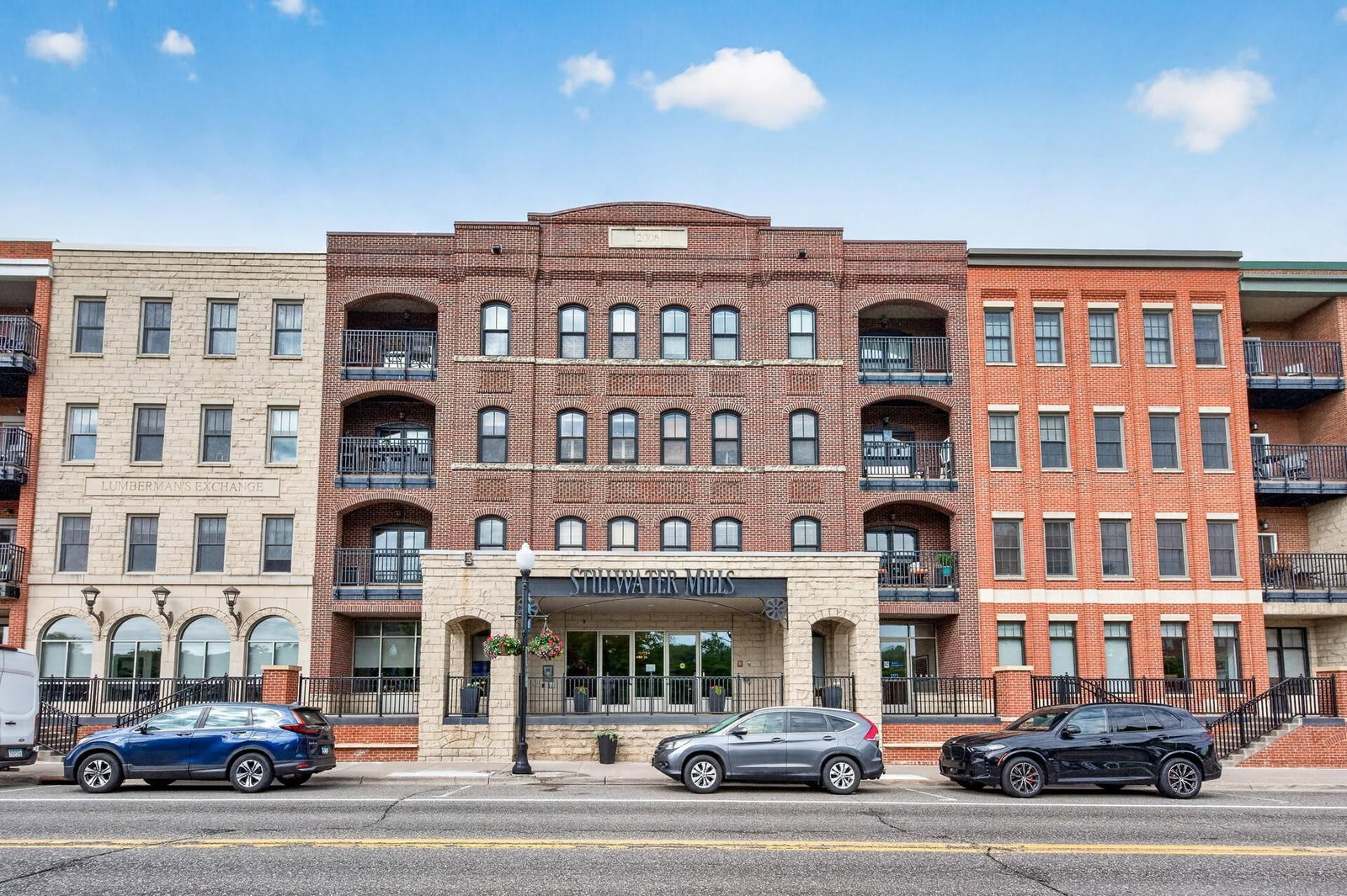 350 Main Street N #406