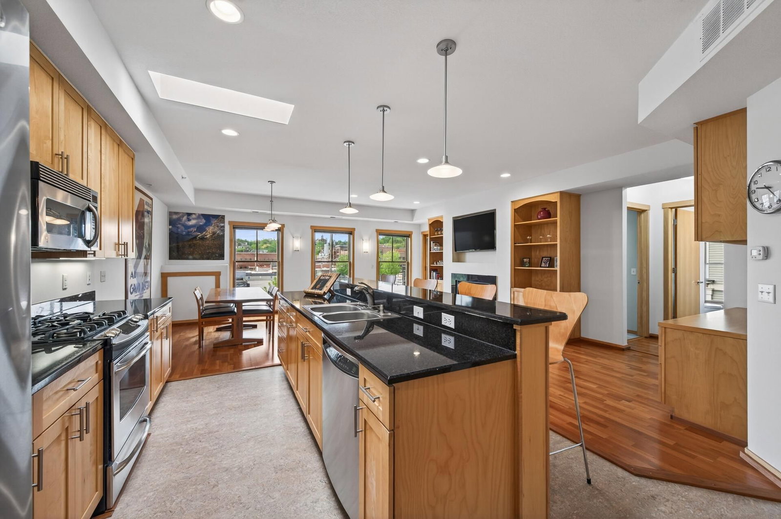 350 Main Street N #406