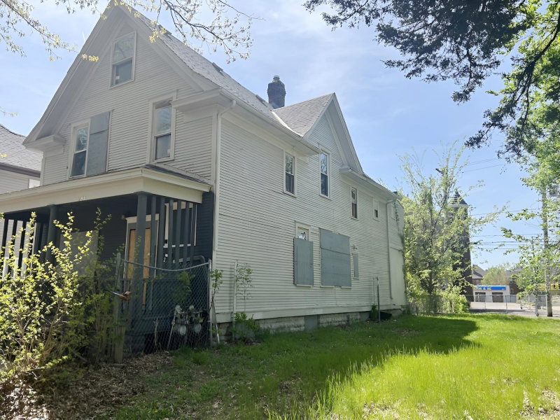 686 Sherburne Avenue - Photo 2