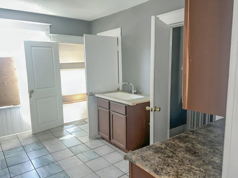 686 Sherburne Avenue - Photo 16