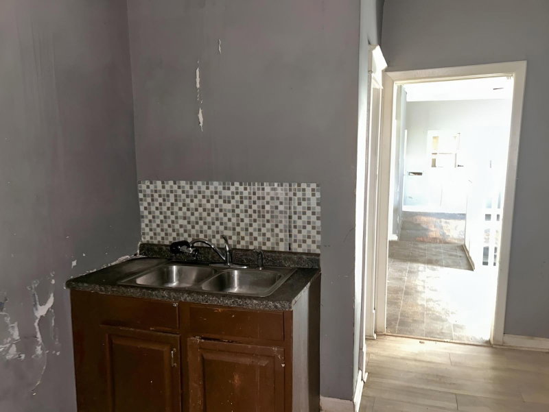 686 Sherburne Avenue - Photo 10