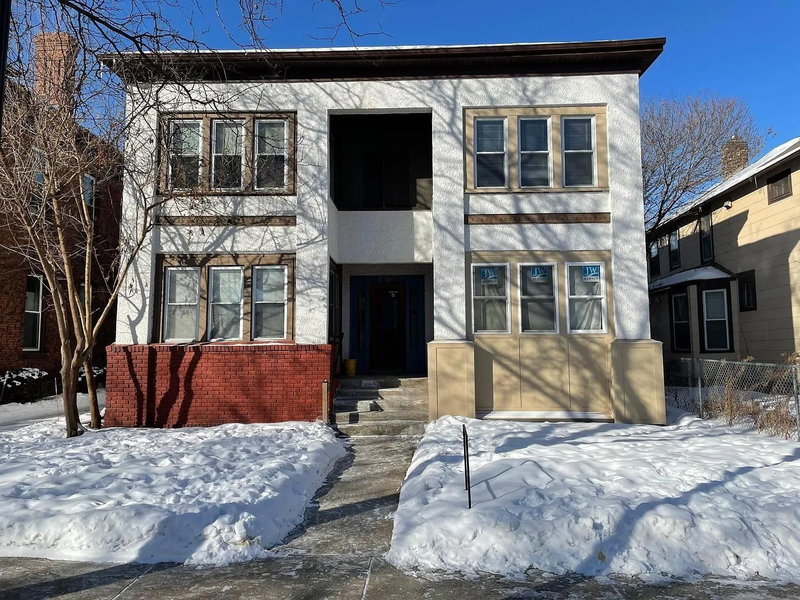 2720 Dupont Avenue S
