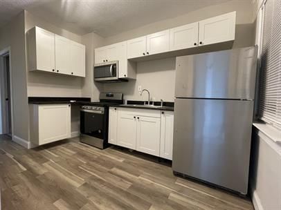2720 Dupont Avenue S - Photo 3