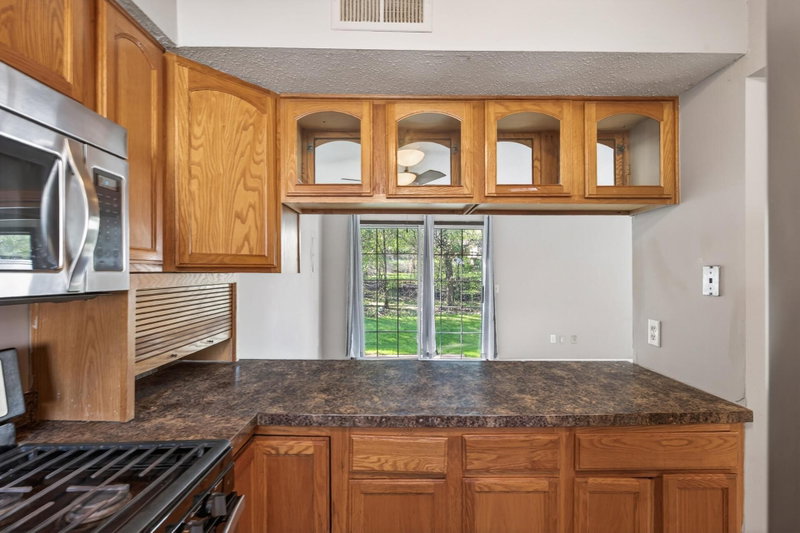 605 Portland Drive E - Photo 14