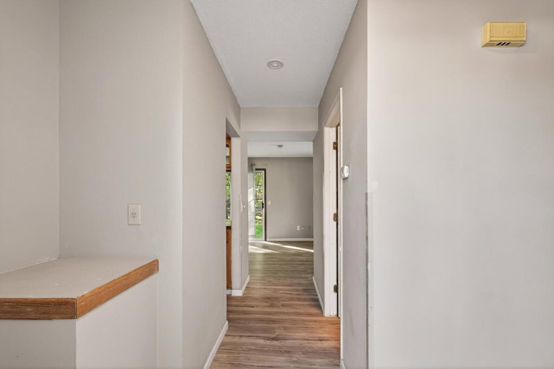 605 Portland Drive E - Photo 17