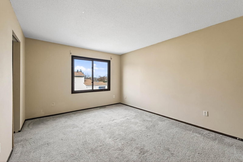 605 Portland Drive E - Photo 21