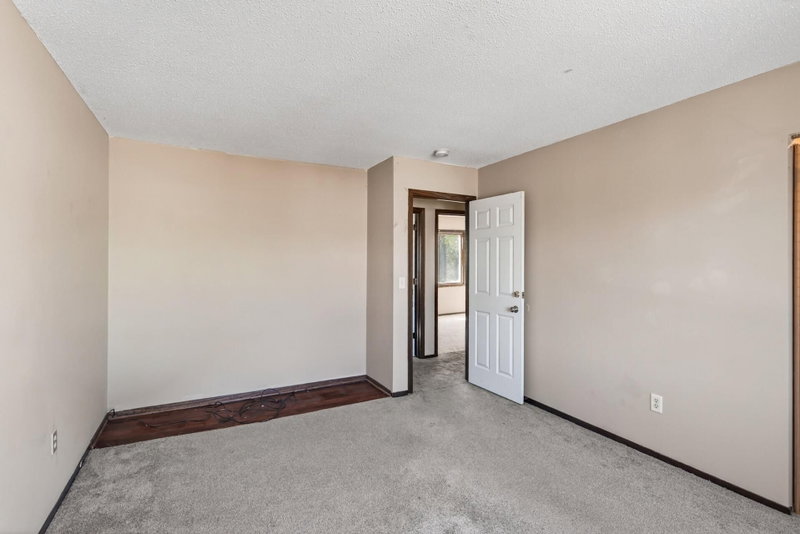 605 Portland Drive E - Photo 26