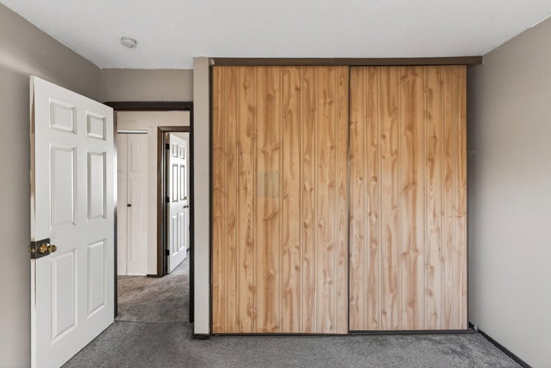 605 Portland Drive E - Photo 28
