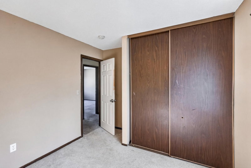 605 Portland Drive E - Photo 29