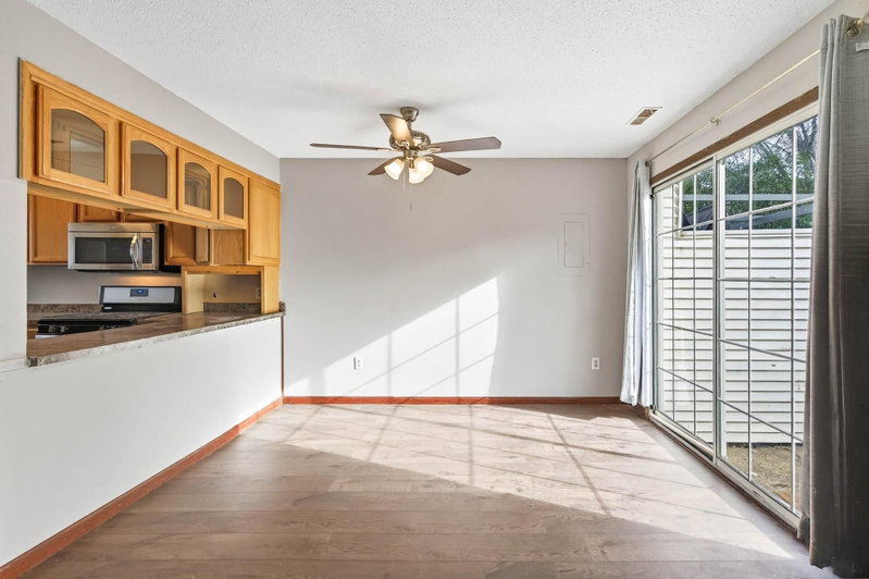 605 Portland Drive E - Photo 8