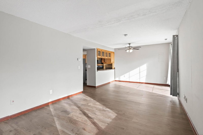 605 Portland Drive E - Photo 9