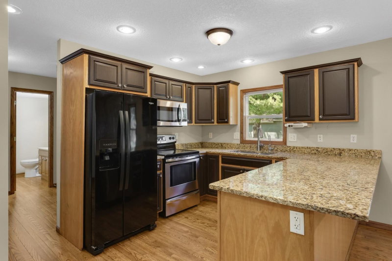 832 Bailey Street - Photo 3