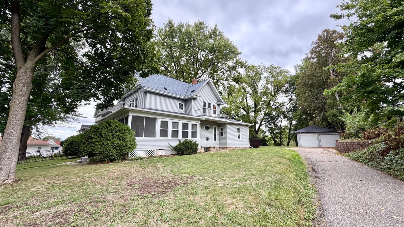 817 Central Avenue