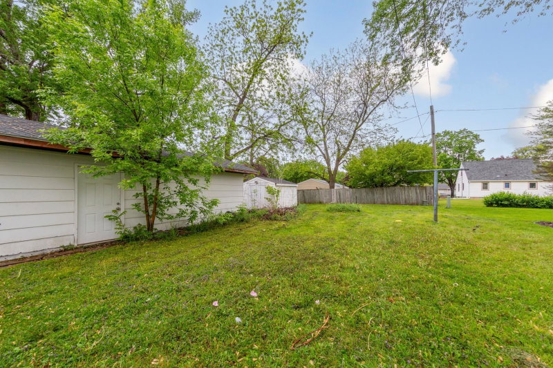 221 Beech Avenue - Photo 10