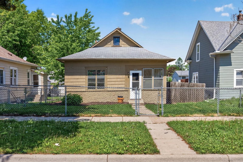 1041 Magnolia Avenue E - Photo 2