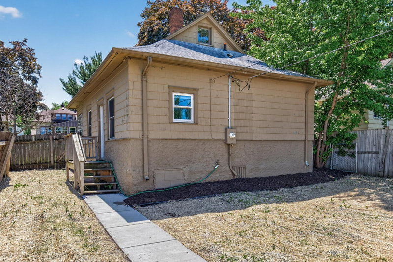 1041 Magnolia Avenue E - Photo 24