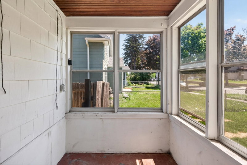 1041 Magnolia Avenue E - Photo 6