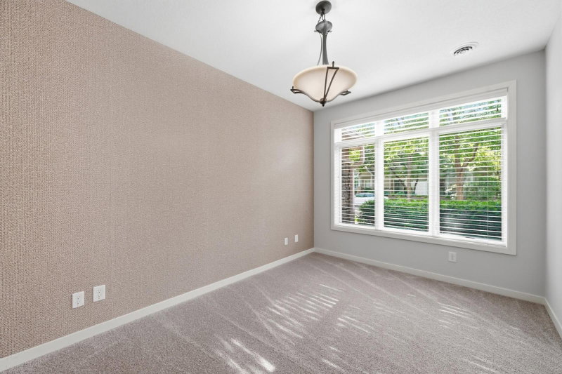 635 Willoughby Way W - Photo 12