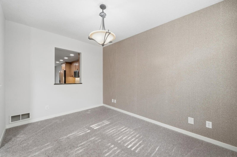 635 Willoughby Way W - Photo 14