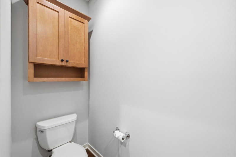 635 Willoughby Way W - Photo 17