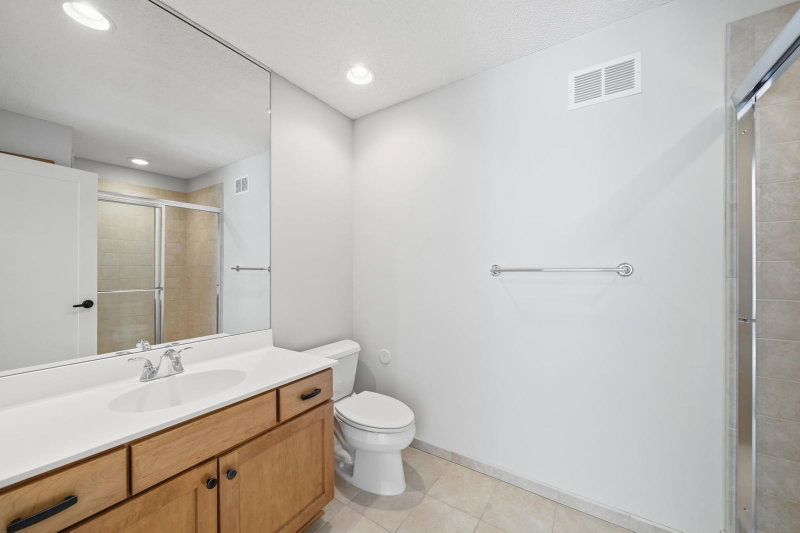 635 Willoughby Way W - Photo 28