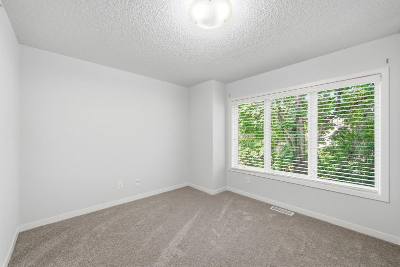 635 Willoughby Way W - Photo 34