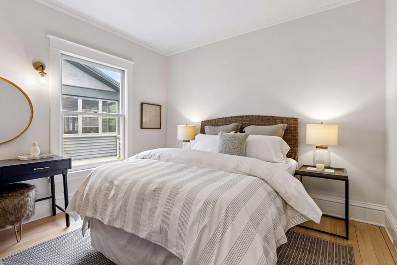 2441 Dupont Avenue S - Photo 15