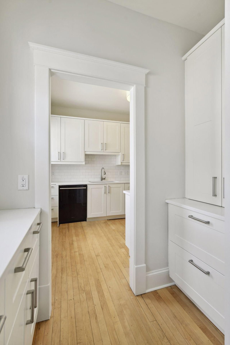 2441 Dupont Avenue S - Photo 28