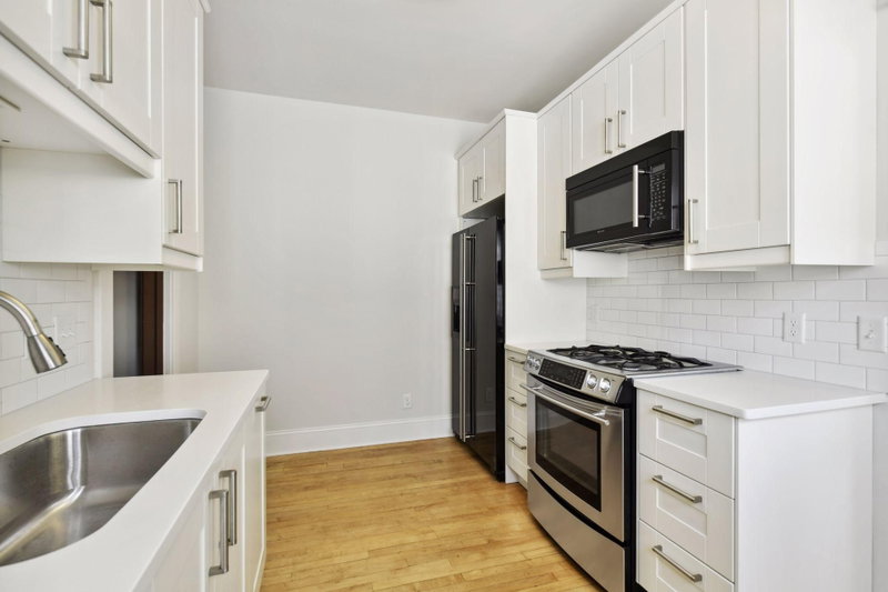 2441 Dupont Avenue S - Photo 30