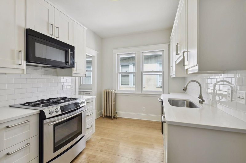 2441 Dupont Avenue S - Photo 31