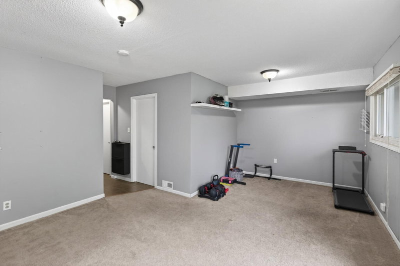 841 Evergreen Circle - Photo 18